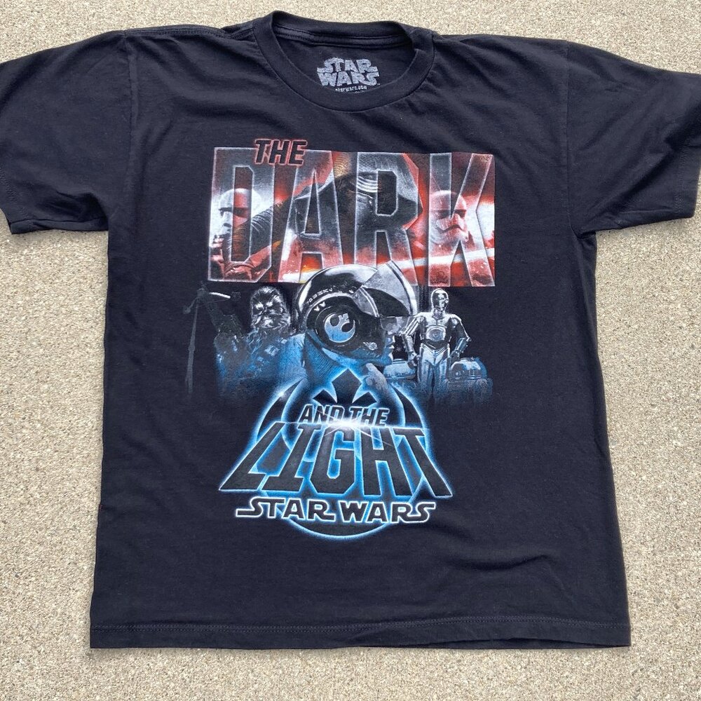 Star Wars "The Dark and the Light" Graphic Tee Black Youth M Short Sleeve
